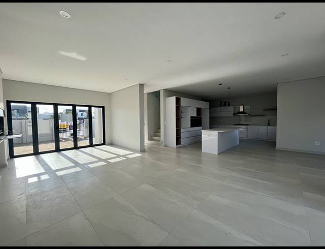 4 BEDROOM HOUSE FOR SALE IN SANDOWN